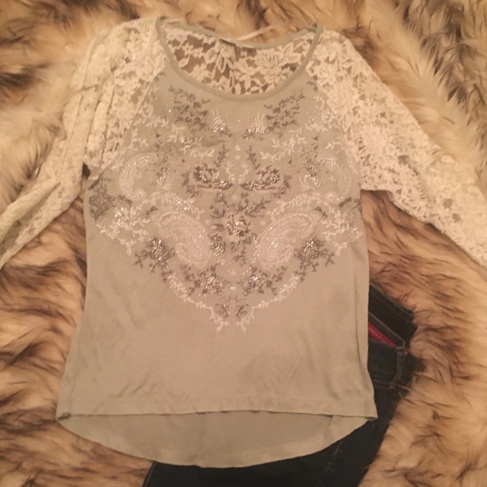 Miss Me lace sleeved top